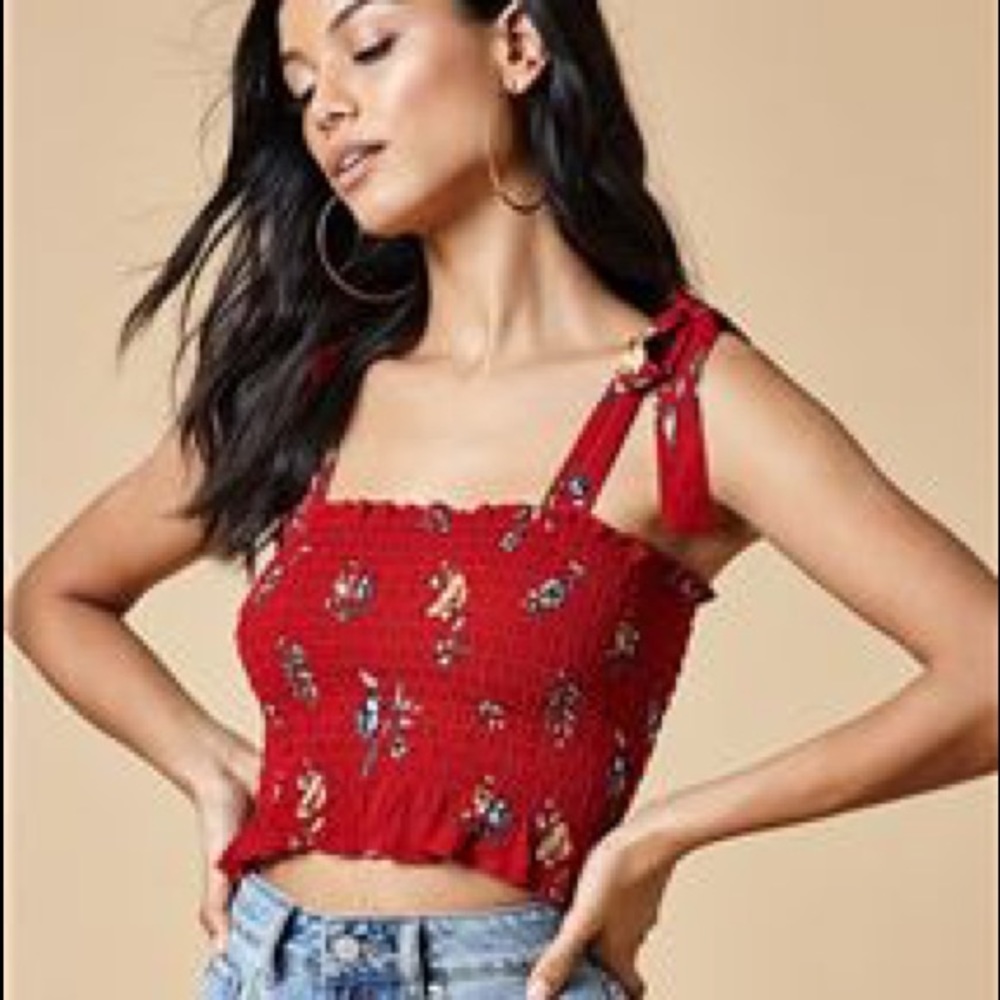 floral top with adjustable straps!!